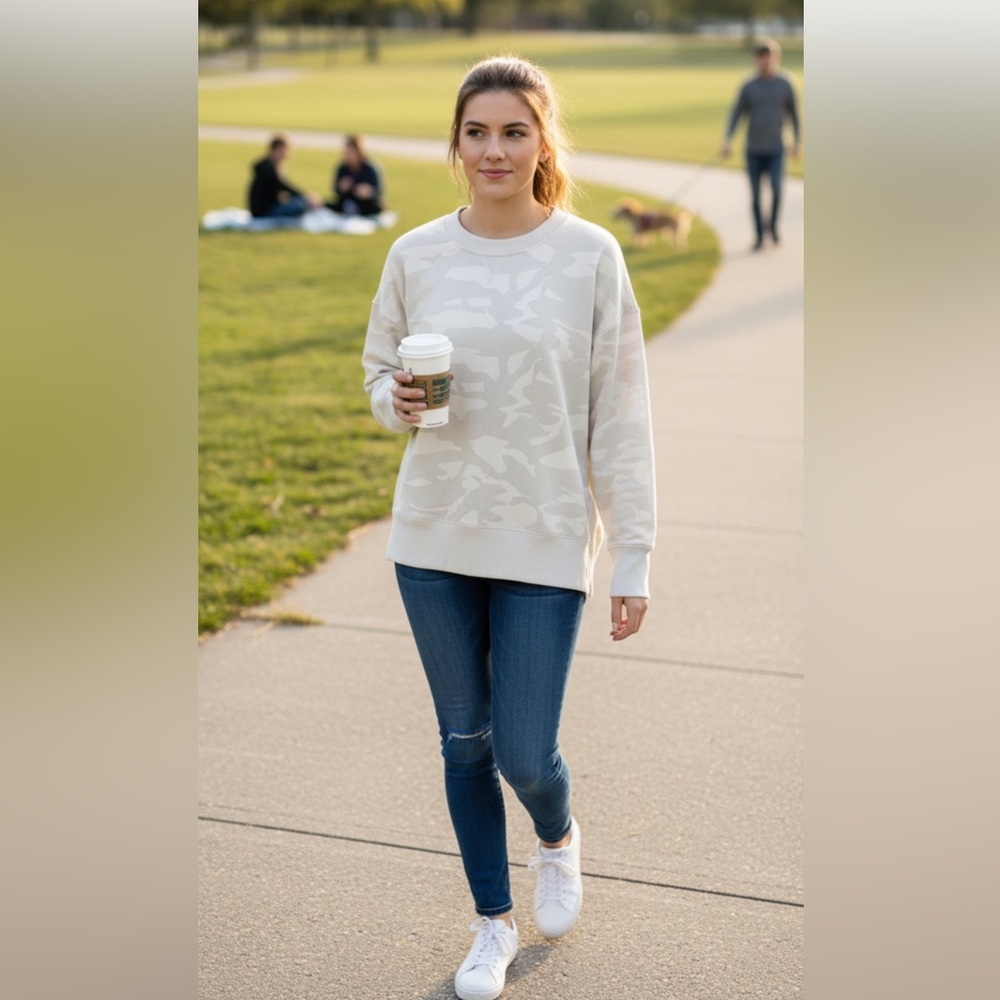 90 Degrees Cream Camouflage Sweatshirt - Size Large
